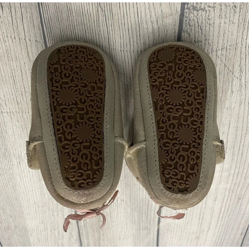 Ugg Uggs Jess Bow II Baby Girl Leather Booties Slippers Crib Boots, Size 2-3